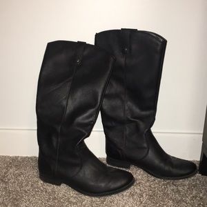 Black riding boots